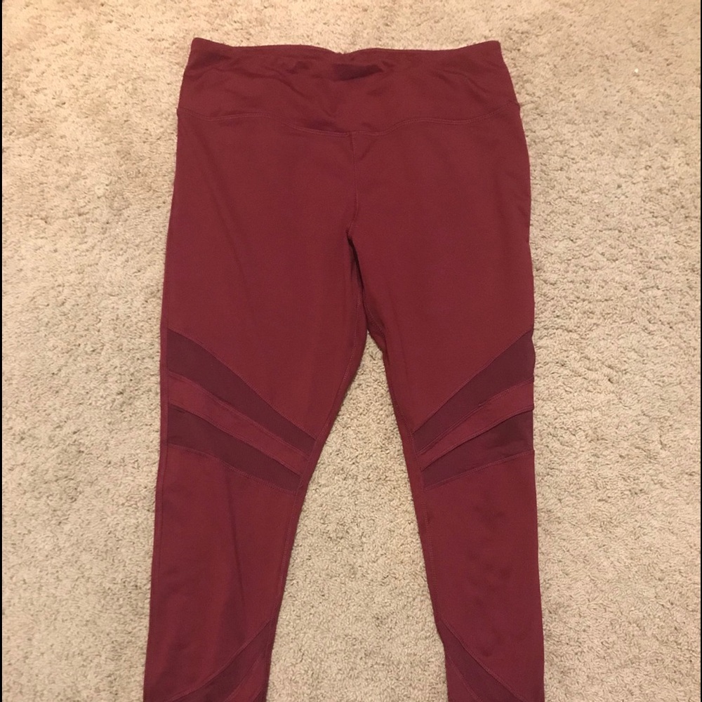 Maurices In Motion leggings, EUC, cranberry, L